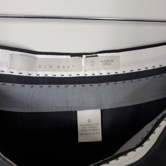 Old Navy Checkered Print Pencil Skirt - Picture 4 of 4